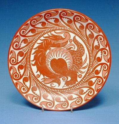 Irdenes Geschirr, dekoriert in rotem Lüster mit einem rollenden Drachen, ca. 1880-85 von William de Morgan